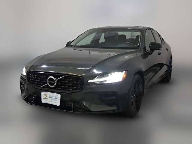 2022 Volvo S60 Momentum