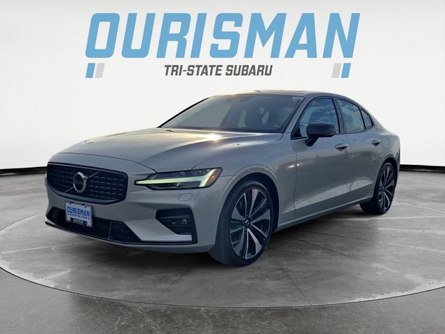 2022 Volvo S60 Momentum