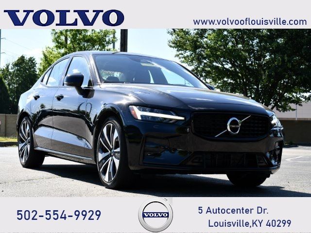 2022 Volvo S60 Momentum