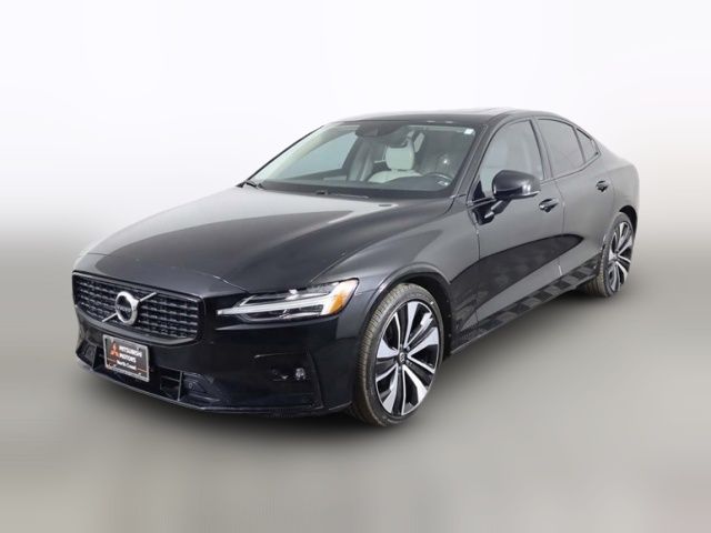 2022 Volvo S60 Momentum