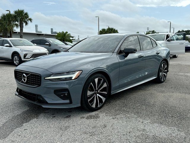 2022 Volvo S60 Momentum