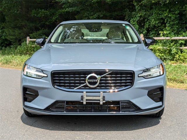 2022 Volvo S60 Momentum