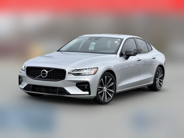 2022 Volvo S60 Momentum