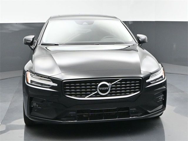 2022 Volvo S60 Momentum