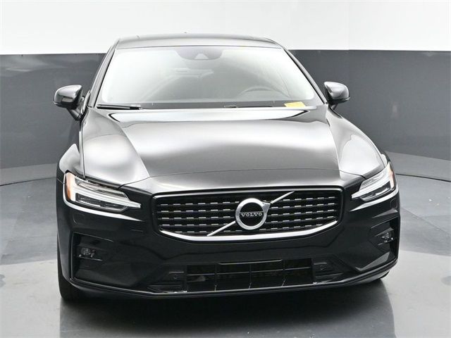 2022 Volvo S60 Momentum