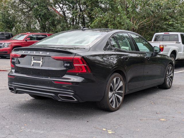 2022 Volvo S60 Momentum