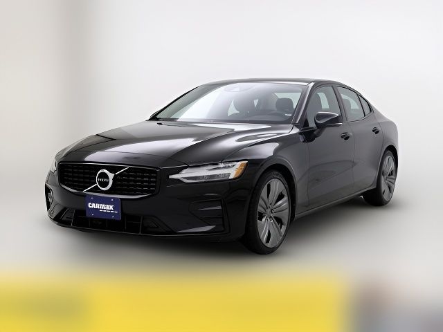 2022 Volvo S60 Momentum