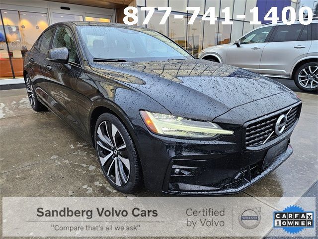 2022 Volvo S60 Momentum