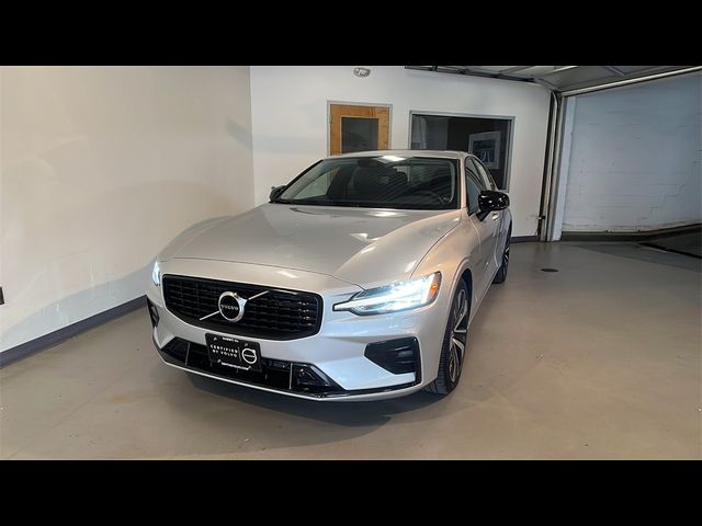 2022 Volvo S60 Momentum