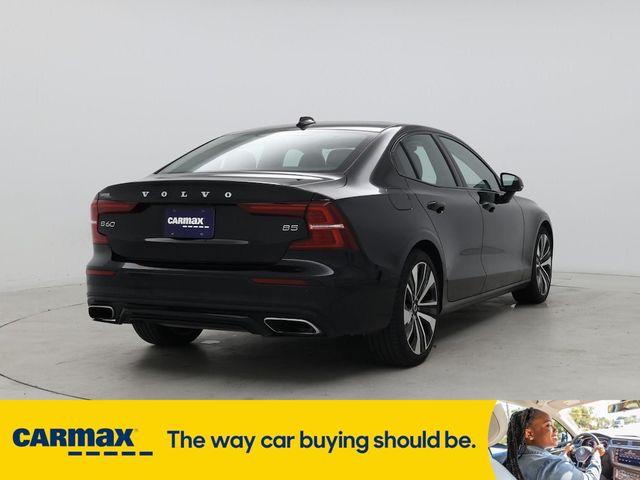 2022 Volvo S60 Momentum