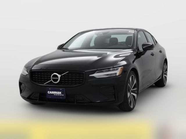 2022 Volvo S60 Momentum