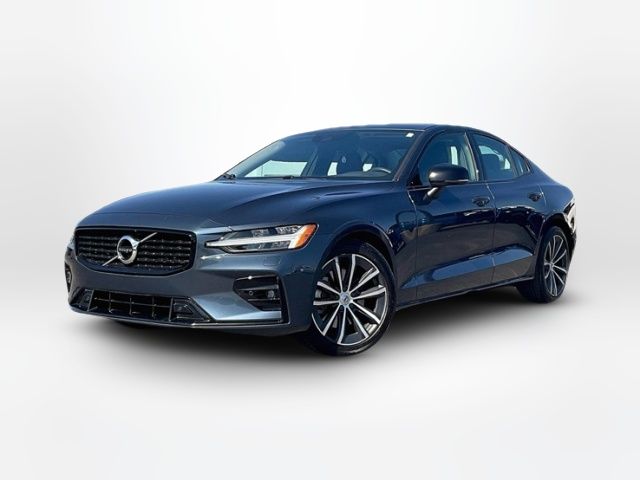 2022 Volvo S60 Momentum