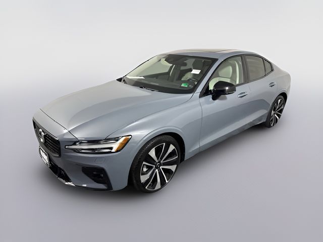 2022 Volvo S60 Momentum