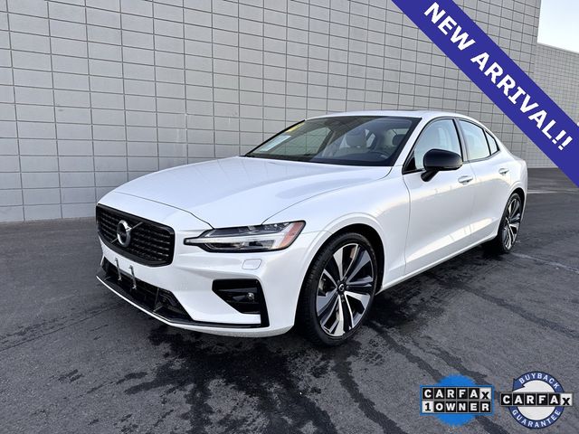 2022 Volvo S60 Momentum