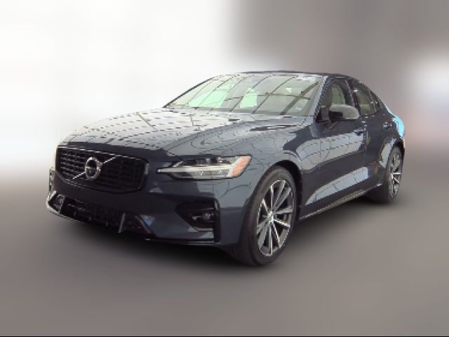 2022 Volvo S60 Momentum