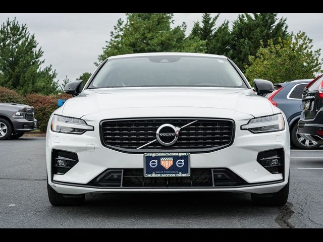 2022 Volvo S60 Momentum