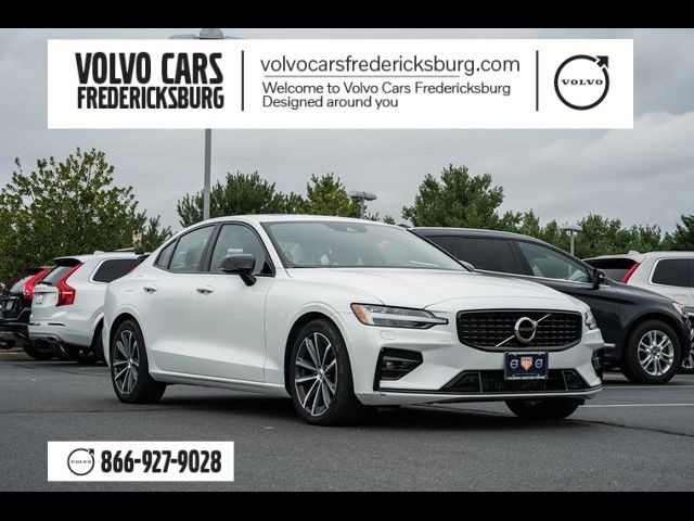 2022 Volvo S60 Momentum