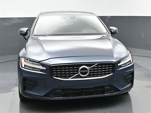 2022 Volvo S60 Momentum