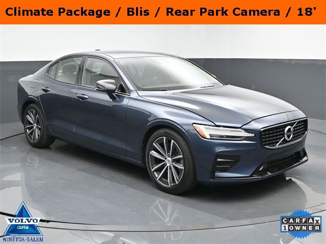 2022 Volvo S60 Momentum