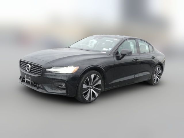 2022 Volvo S60 Momentum