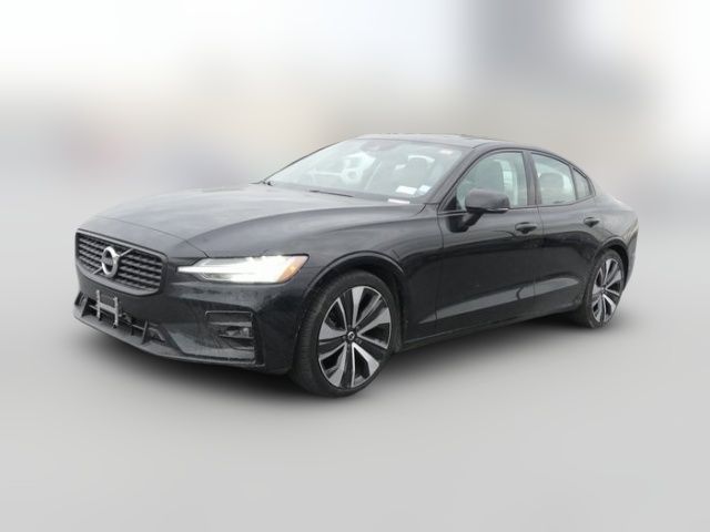 2022 Volvo S60 Momentum