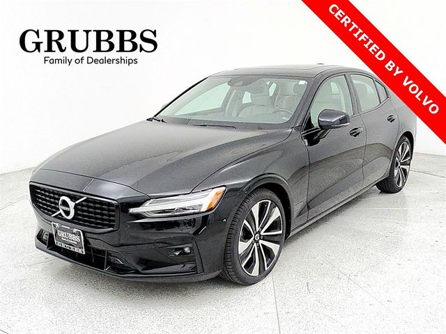 2022 Volvo S60 Momentum