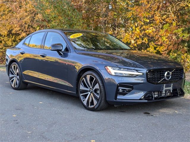 2022 Volvo S60 Momentum