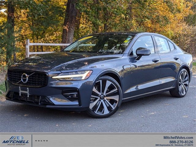 2022 Volvo S60 Momentum