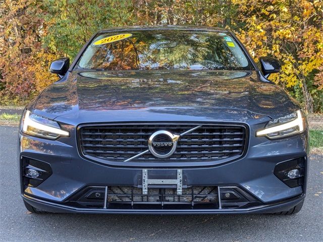 2022 Volvo S60 Momentum