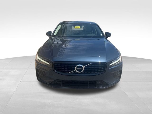 2022 Volvo S60 Momentum