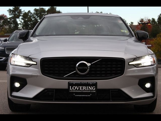 2022 Volvo S60 Momentum