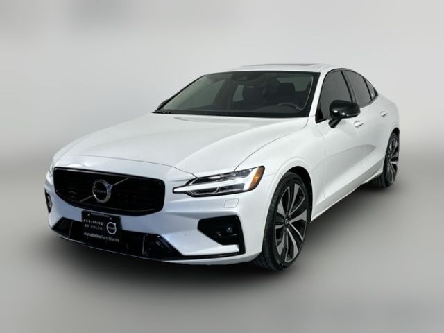 2022 Volvo S60 Momentum