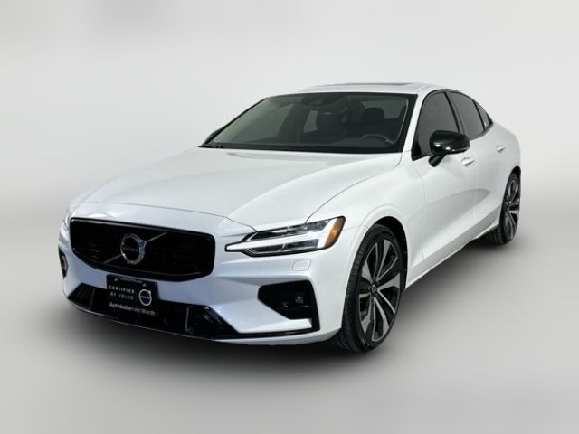 2022 Volvo S60 Momentum