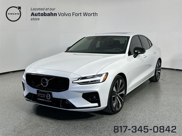 2022 Volvo S60 Momentum