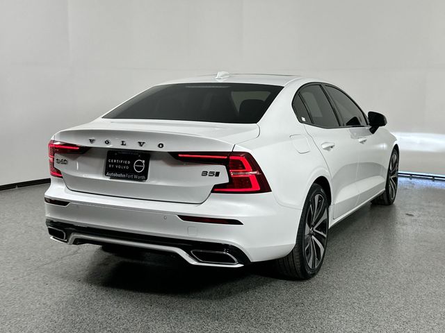 2022 Volvo S60 Momentum