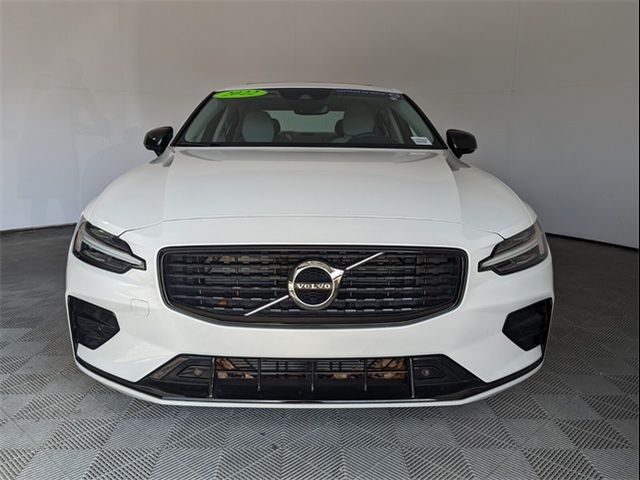 2022 Volvo S60 Momentum