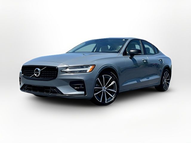 2022 Volvo S60 Momentum