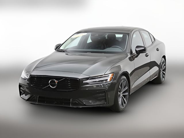 2022 Volvo S60 Momentum