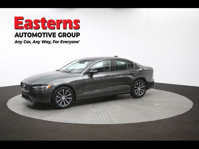 2022 Volvo S60 Momentum