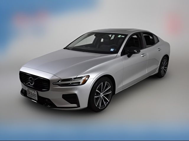 2022 Volvo S60 Momentum