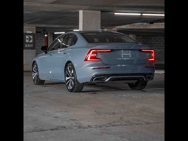 2022 Volvo S60 Momentum