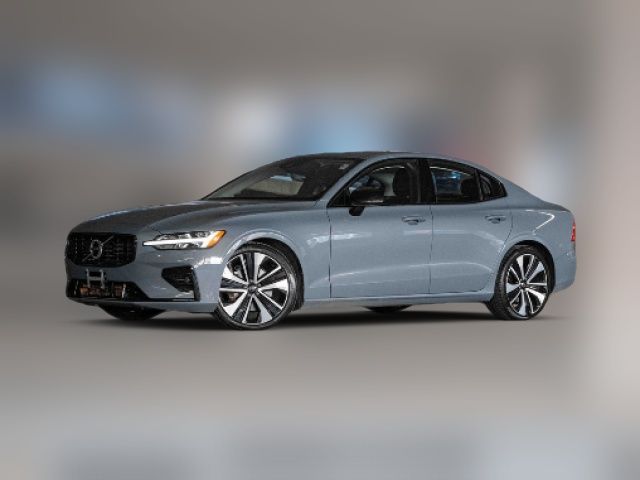 2022 Volvo S60 Momentum