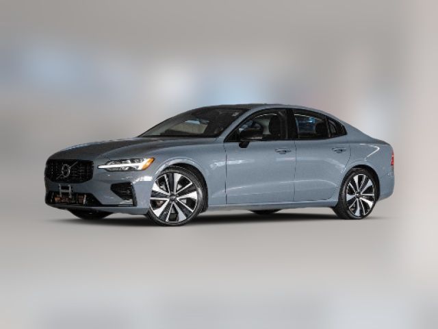 2022 Volvo S60 Momentum