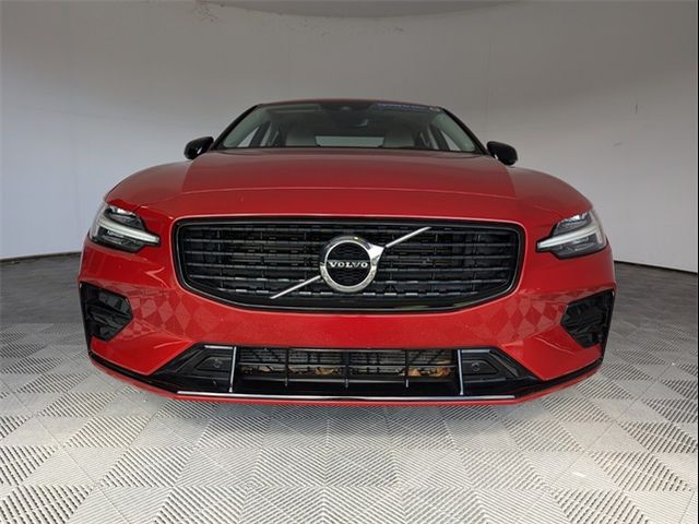 2022 Volvo S60 Momentum