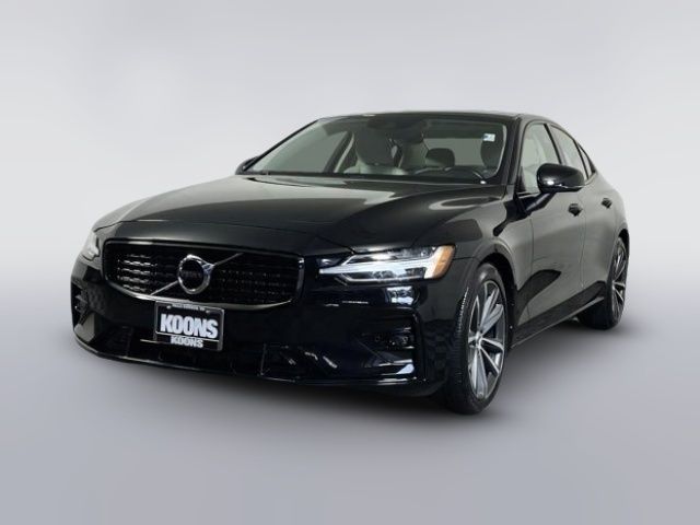 2022 Volvo S60 Momentum