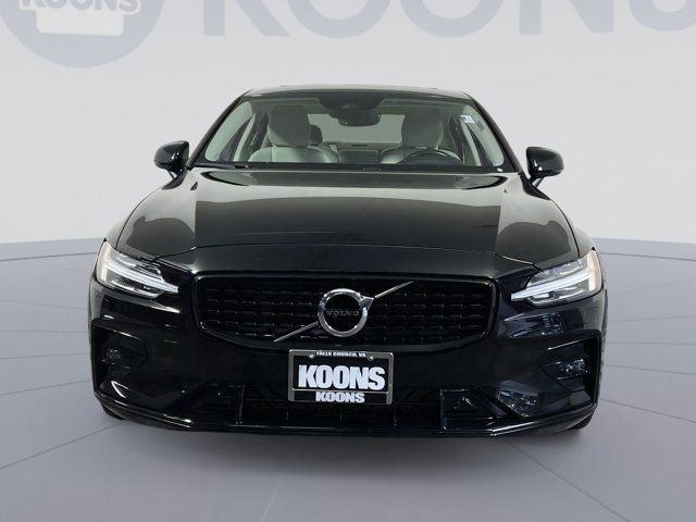 2022 Volvo S60 Momentum