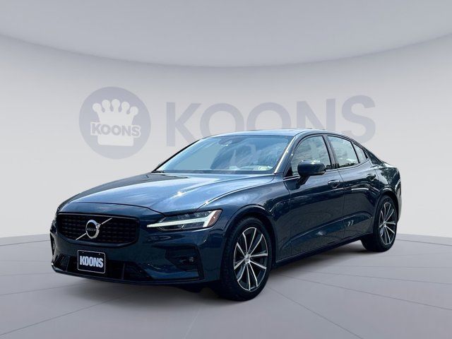 2022 Volvo S60 Momentum