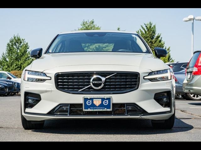 2022 Volvo S60 Momentum