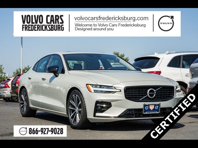 2022 Volvo S60 Momentum