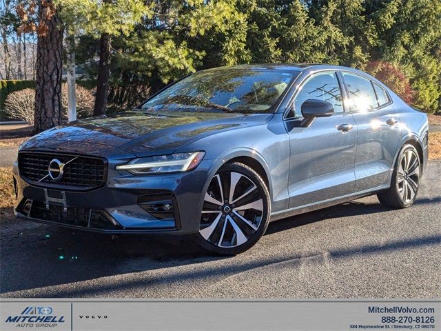 2022 Volvo S60 Momentum